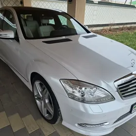 Mercedes-Benz S-Class 2013
