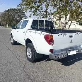 Mitsubishi L200 2008