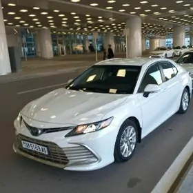 Toyota Camry 2022