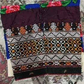 Gadymy keşdeli gaymaly geyim