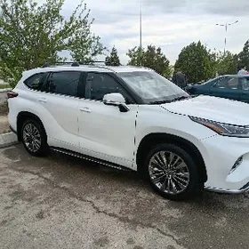 Toyota Highlander 2021