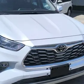 Toyota Highlander 2020