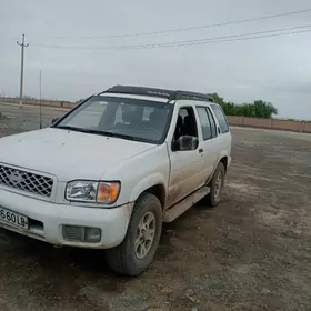 Nissan Pathfinder 2001