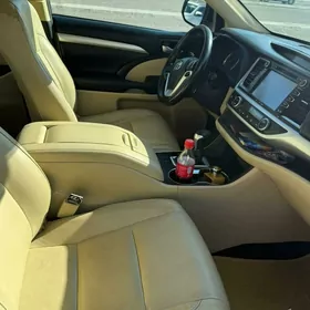 Toyota Highlander 2018