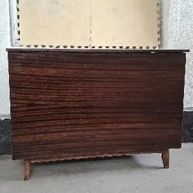 mebel lakly gadymy ors sandyk