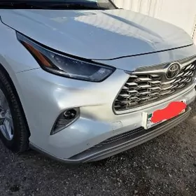 Toyota Highlander 2021