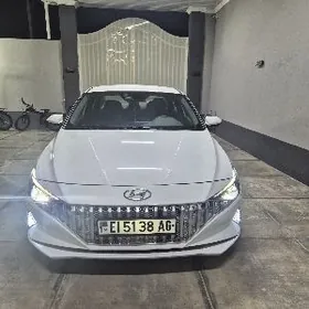 Hyundai Elantra 2022