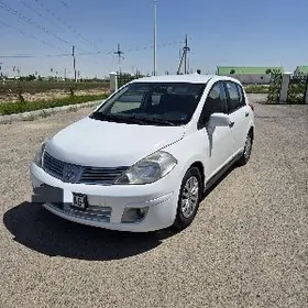 Nissan Versa 2011