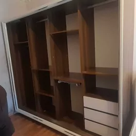 Mebel sökýãris we gurnaýarys .