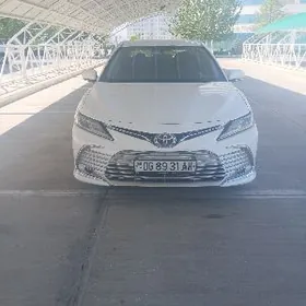 Toyota Camry 2018