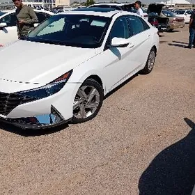 Hyundai Elantra 2022