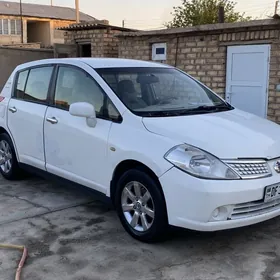 Nissan Tiida 2006