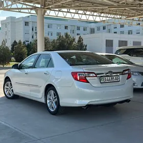 Toyota Camry 2014