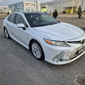 Toyota Camry 2018
