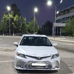 Toyota Camry 2022
