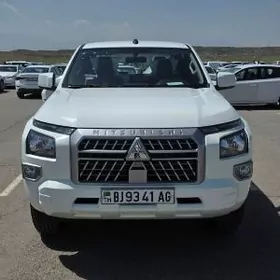 Mitsubishi L200 2025