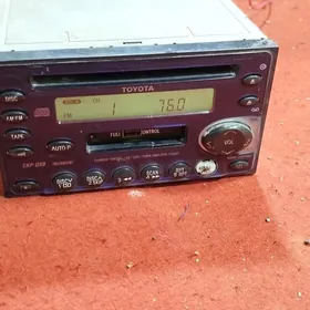 Magnitofon Toyota