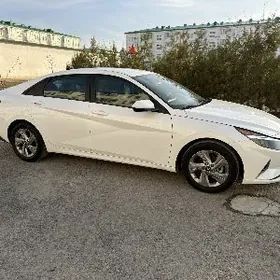 Hyundai Elantra 2022