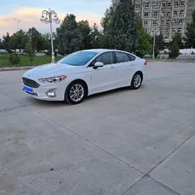 Ford Fusion 2020