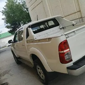Toyota Hilux 2013