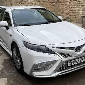 Toyota Camry 2021
