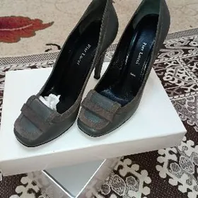 Туфли на высоком каблуке