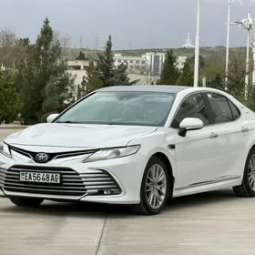 Toyota Camry 2020