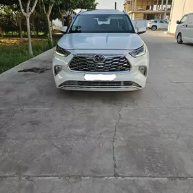 Toyota Highlander 2020