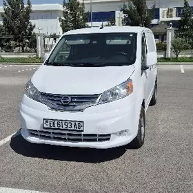 Nissan NV200 2021