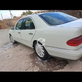 Mercedes-Benz E320 1997