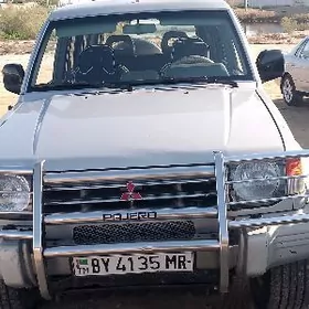 Mitsubishi Pajero 1994