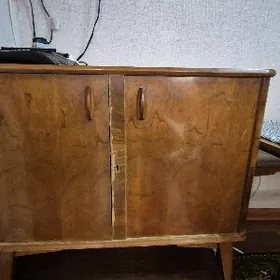 Мебельный стол  Тумбочка