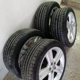 korolla xrs 225 45 17