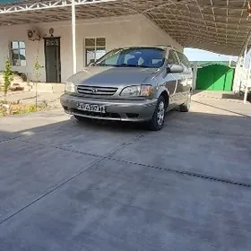 Toyota Sienna 2002