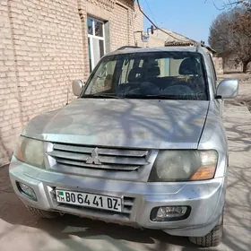 Mitsubishi Pajero 2002