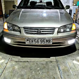 Toyota Camry 2000