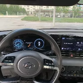 Hyundai Elantra 2023