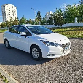 Nissan Versa 2021