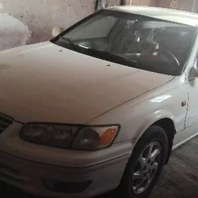 Toyota Camry 2000