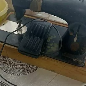 ШВЕЙНАЯ МАШИНА РОССИЙСАЯ