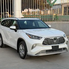 Toyota Highlander 2021
