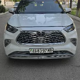 Toyota Highlander 2022