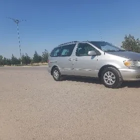 Toyota Sienna 2001