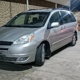 Toyota Sienna 2004