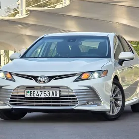 Toyota Camry 2021