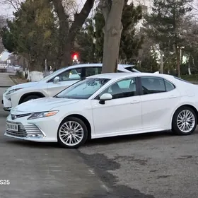 Toyota Camry 2020