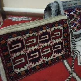 Haly sumka.Otyryan haly sumka