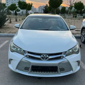Toyota Camry 2016