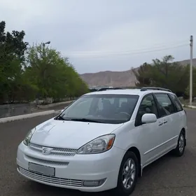 Toyota Sienna 2004