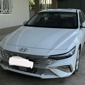 Hyundai Elantra 2025